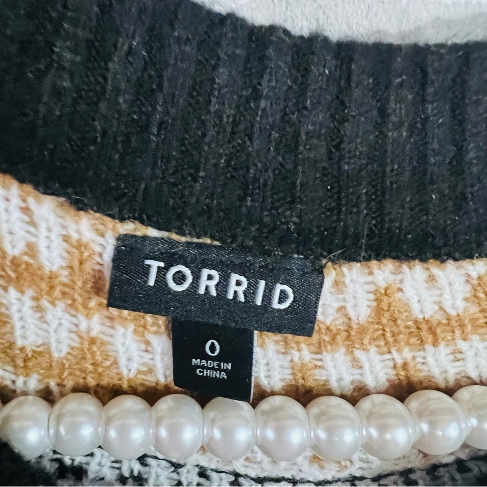 Torrid Vegan Cashmere Pullover Animal Print Crewneck Sweater Size 0 - Picture 9 of 12